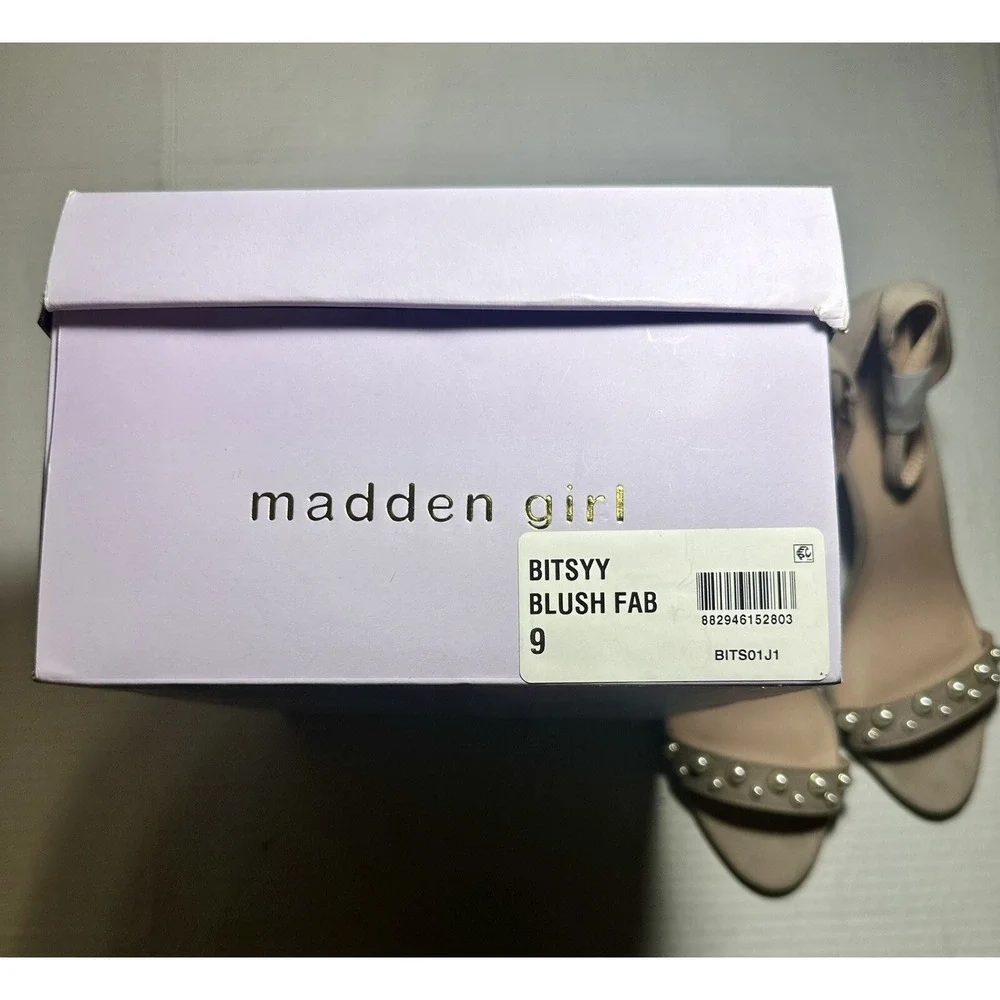 Madden Girl read full